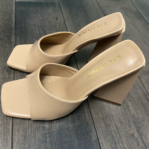 Beige high heels - Picture 2 of 2